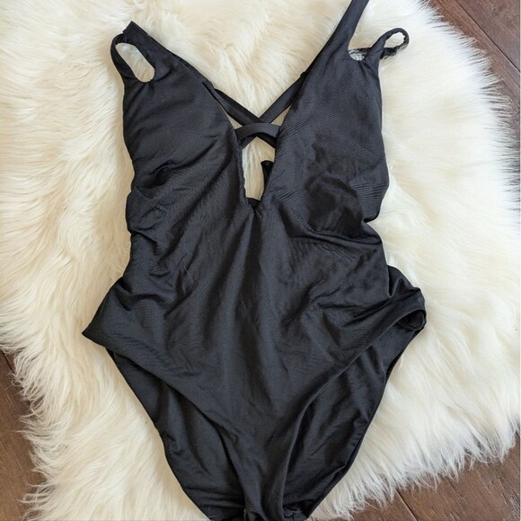 $118 BECCA Plunge NeckSplit Strap Tie Open Back One-Piece Swimsuit Black S Small - Picture 2 of 5